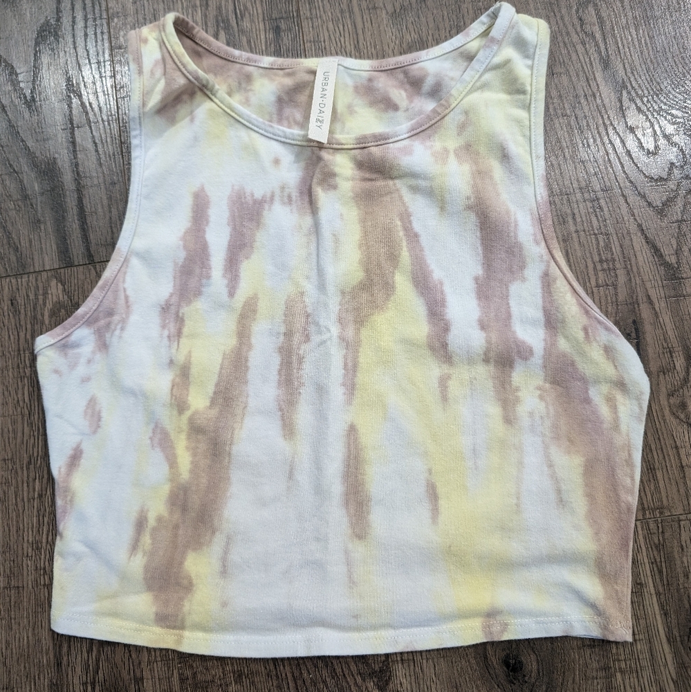 Urban Daizy Cropped tank